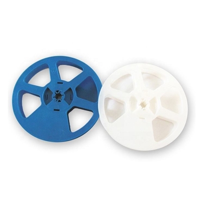 - Cavo di plastica facile da manovrare e da conservare con maniglie integrate e kit di ruote opzionali