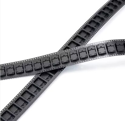 Nastri portanti goffrati adatti per componenti SMD come moduli IC, connettori, LED, resistori e condensatori.